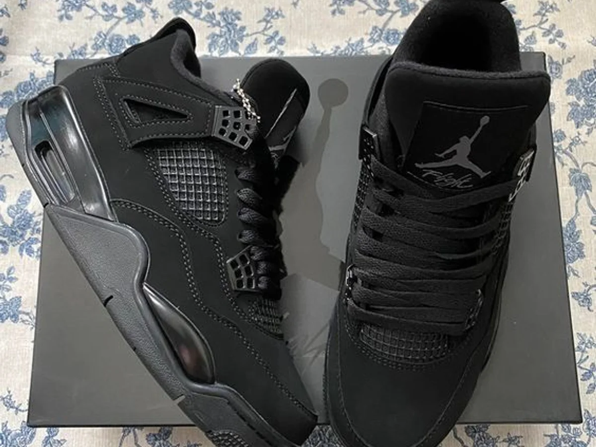 JORDAN 4S